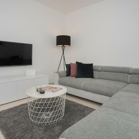 Apartment Luni Primosten Bagian luar foto