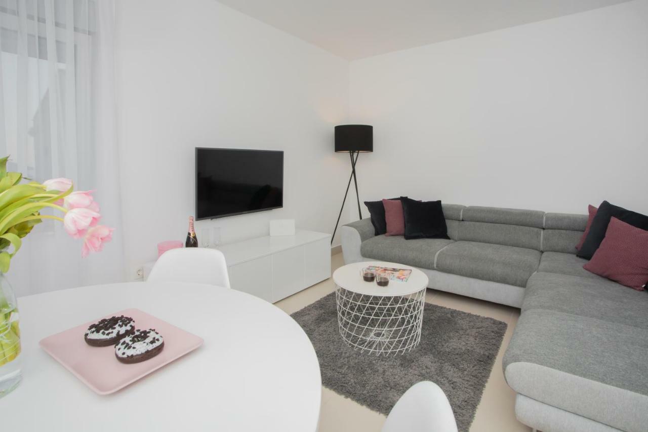 Apartment Luni Primosten Bagian luar foto