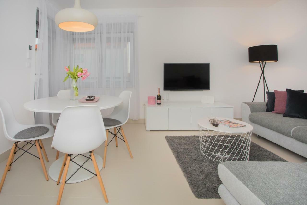 Apartment Luni Primosten Bagian luar foto