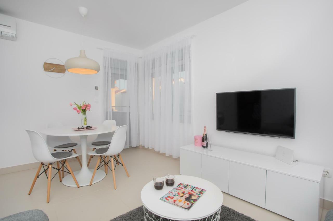 Apartment Luni Primosten Bagian luar foto